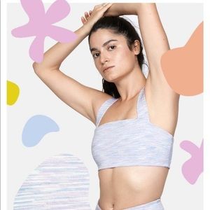 Outdoor Voices Freeform Bra in Superbloom